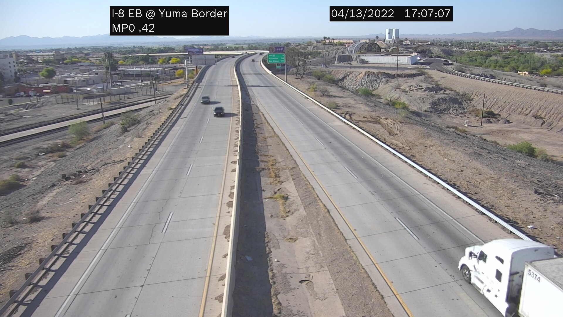 Traffic Cam I-8 EB 0.42 @Yuma border Eastbound